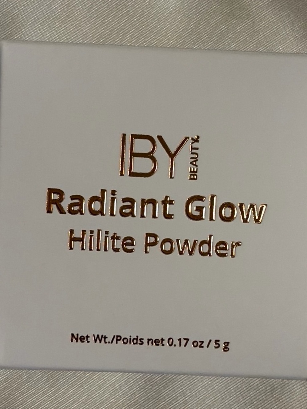 IBY BEAUTY Radiant Glow Hilite Powder - Rose Gold Text on White